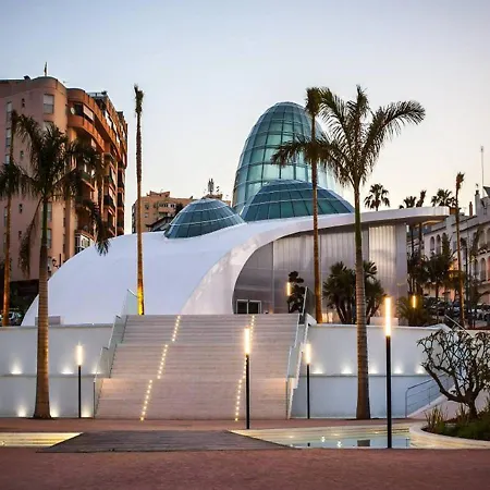 Beautiful In Center דירה *