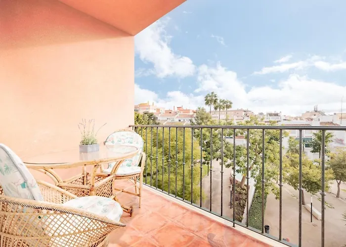 Beautiful In Center Daire Estepona