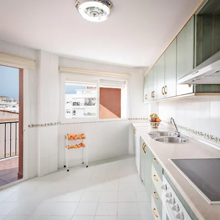 Beautiful In Center Daire Estepona