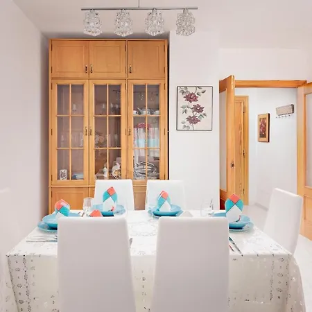 Beautiful In Center Daire Estepona