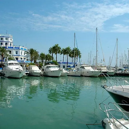 Beautiful In Center Daire Estepona